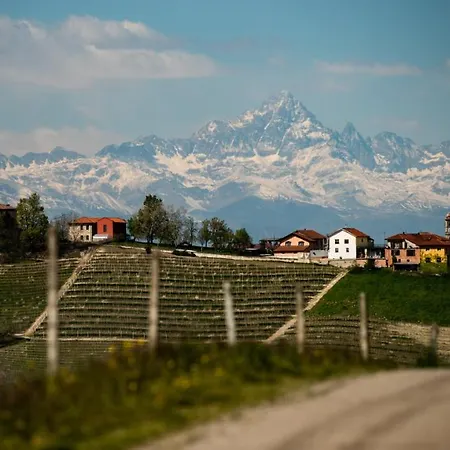 Boutique Al Palazzo Rosso לינה וארוחת בוקר נייבה