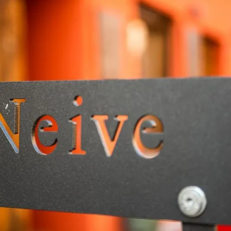 Boutique Al Palazzo Rosso לינה וארוחת בוקר נייבה