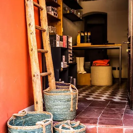 Boutique Al Palazzo Rosso נייבה